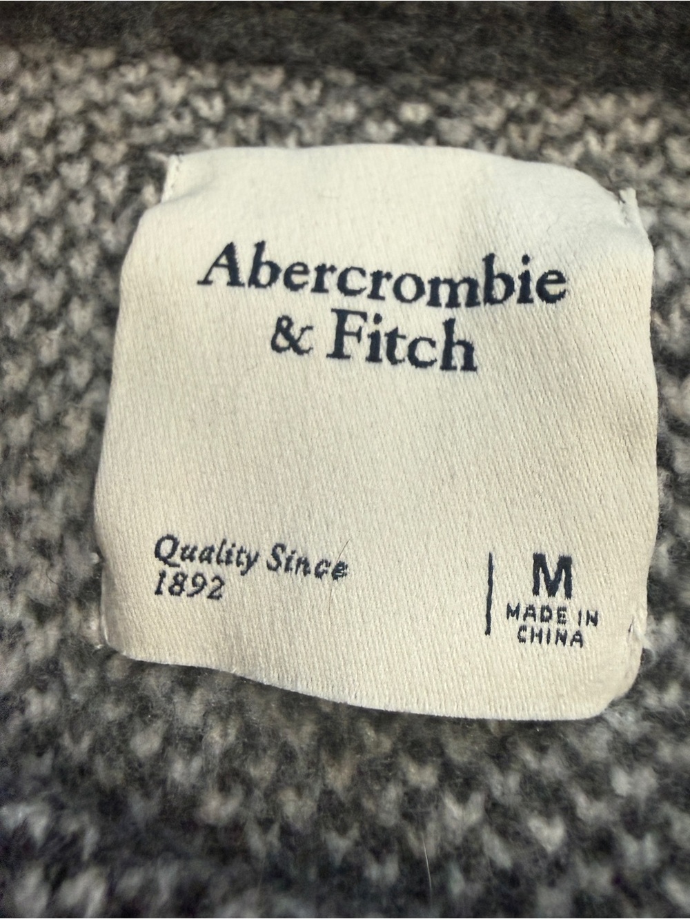 Abercrombie & Fitch Size Medium Wool blend Argyle Crewneck Sweater -Gray & Cream - Picture 15 of 16